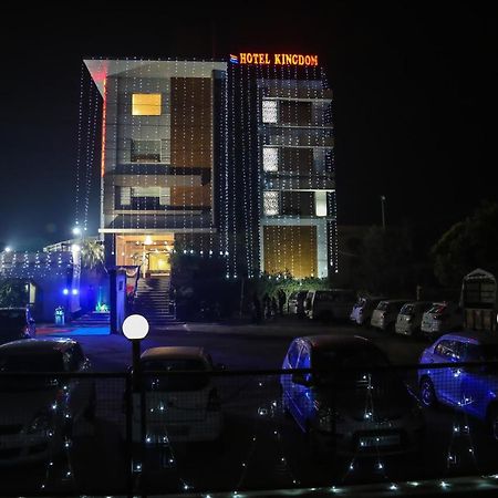 Kingdom Hotel Moga 外观 照片