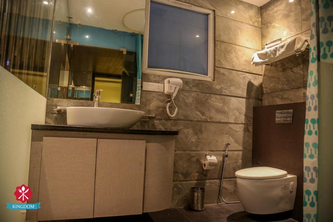 Kingdom Hotel Moga 外观 照片
