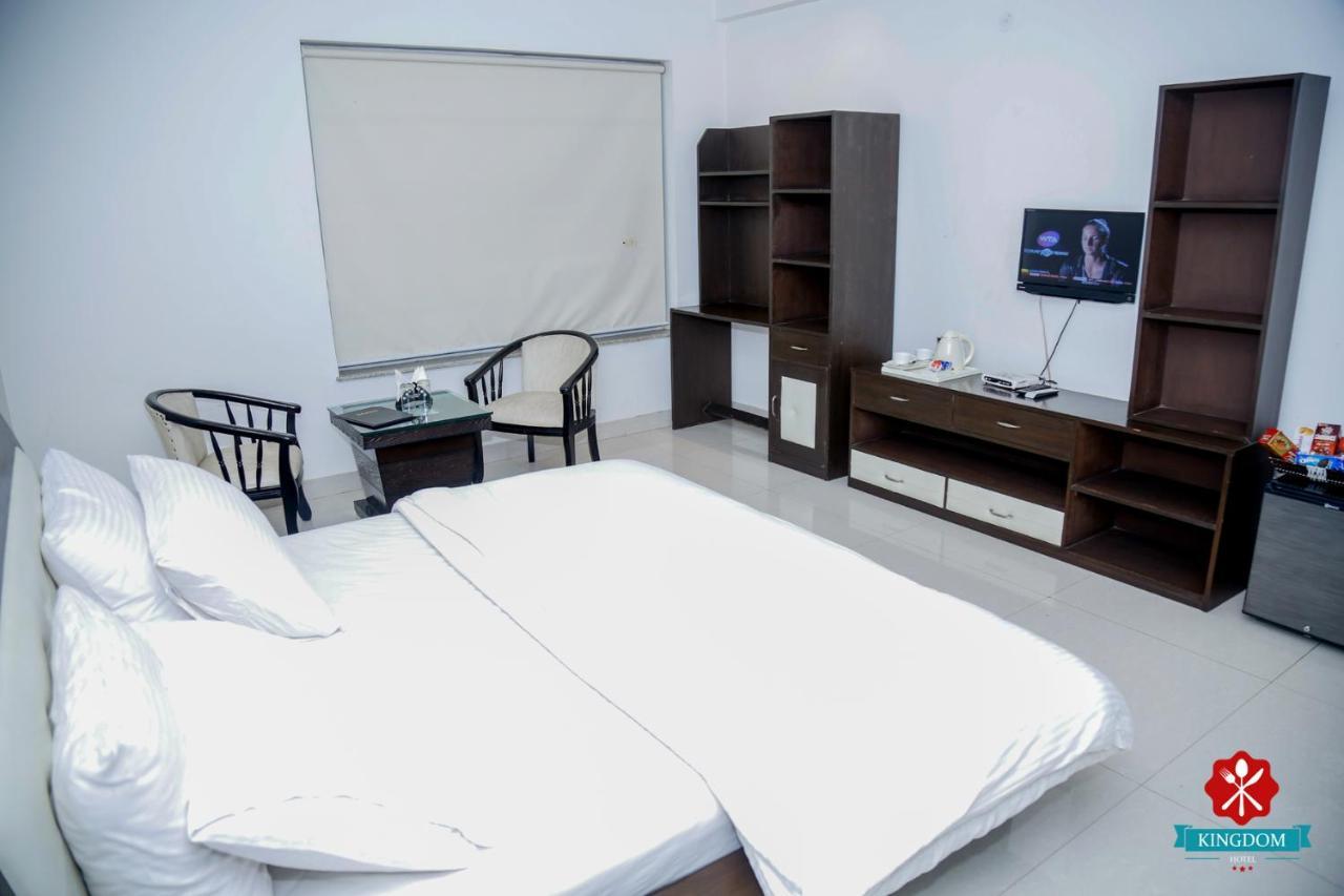 Kingdom Hotel Moga 外观 照片