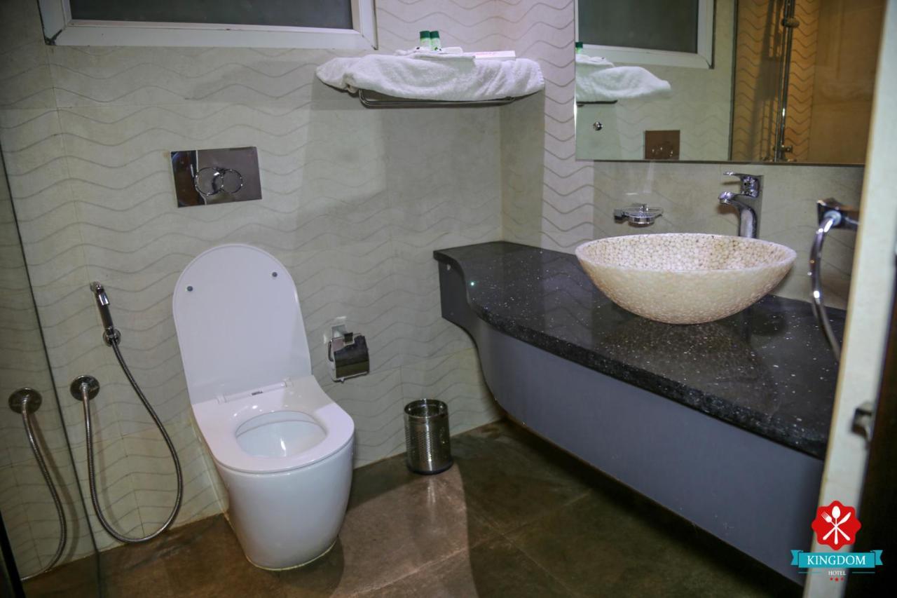 Kingdom Hotel Moga 外观 照片