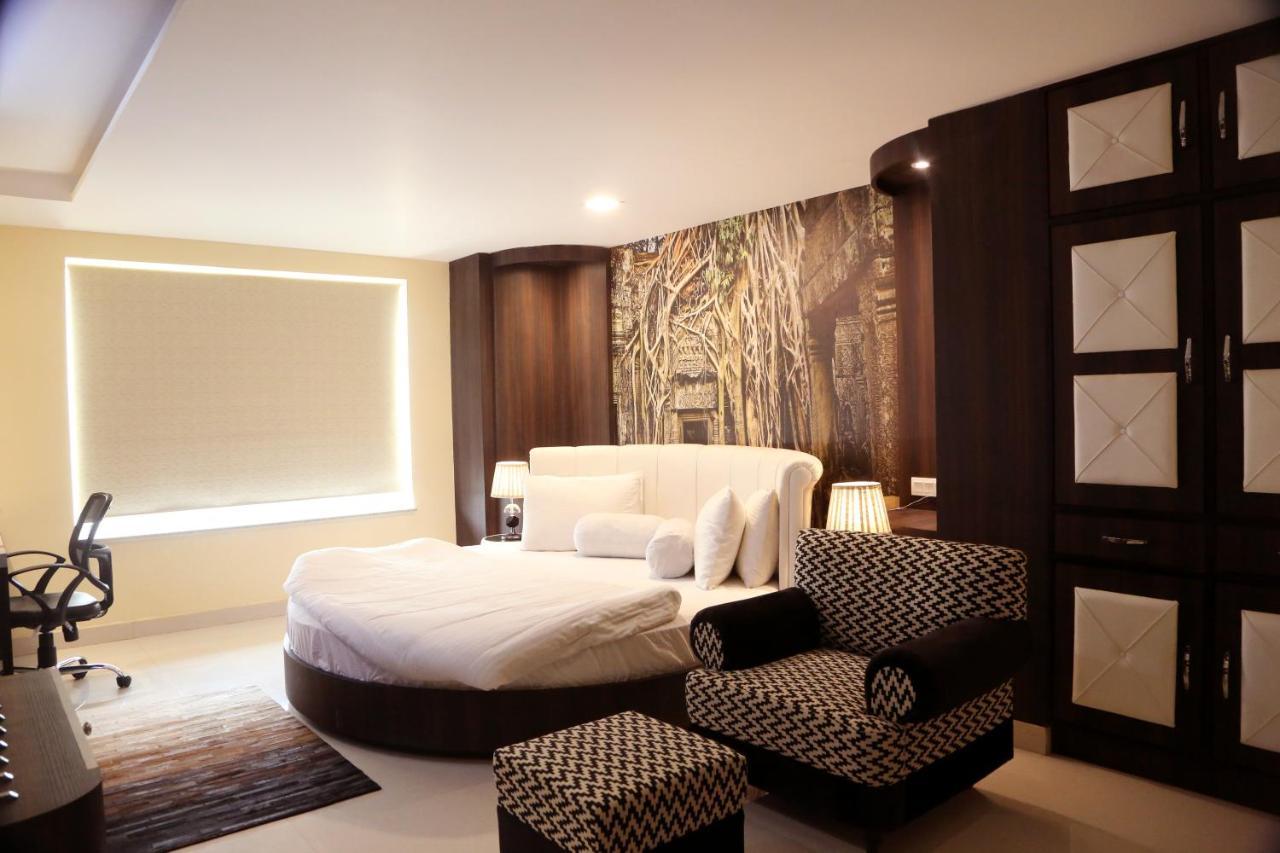Kingdom Hotel Moga 外观 照片