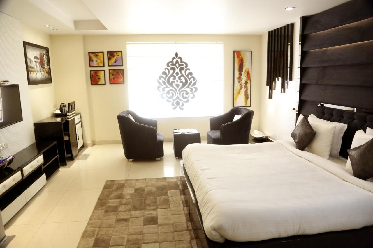 Kingdom Hotel Moga 外观 照片