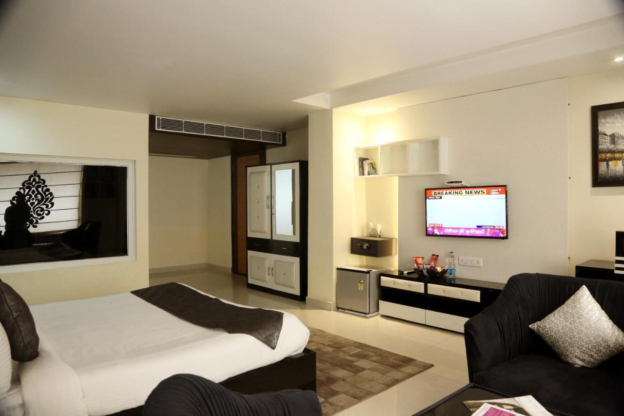 Kingdom Hotel Moga 外观 照片
